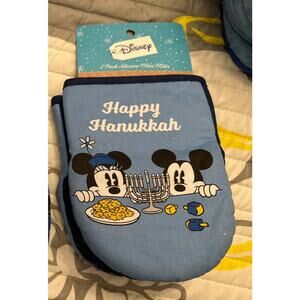 NWT Disney Parks Mickey & Minnie Happy Hanukkah 2 Pack Silicone Mini Mitts